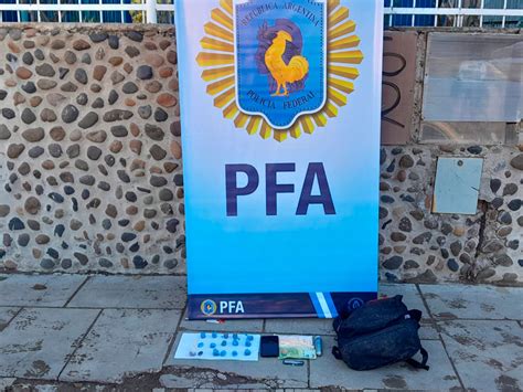 Pfa Detuvo A Un Dealer Que Vend A Droga En La Puerta De Un Colegio De