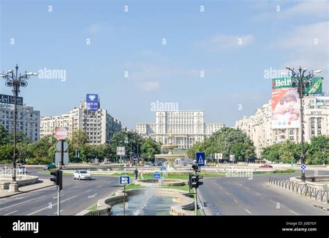 Bucharest Piata Unirii Fountain High Resolution Stock Photography and ...