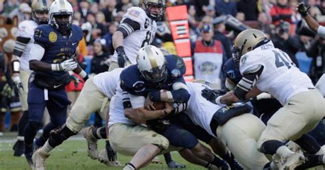 Navy Makes It In A Row With Win Over Army Cbs New York