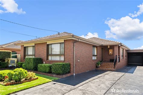 20 Reaburn Avenue St Albans Vic 3021 Property Price Tracker