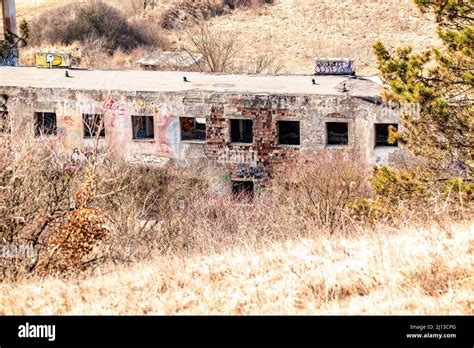 Vandalized Building Hi Res Stock Photography And Images Alamy