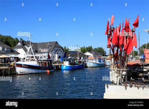 Insel Hiddensee Vitte Hafen Fischerboote Mecklenburg Western