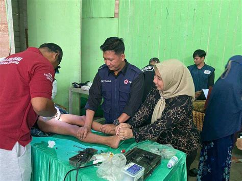 Bentuk Perhatian Warga Anggota DPRD Kaltim Ely Hartati Rasyid Gelar