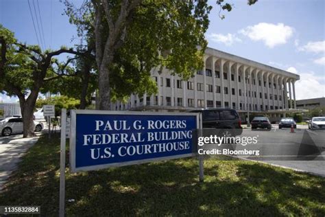 West Palm Beach Court House Photos and Premium High Res Pictures - Getty Images