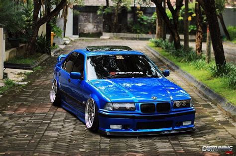 Stance BMW 328i E36