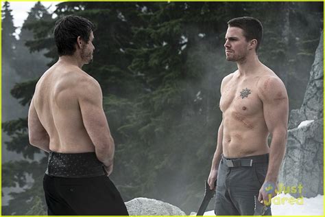 Stephen Amell Gets Shirtless On Arrow Tonight Thank You Wednesday