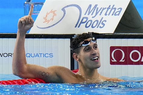 Hugo González campeón del mundo de 200 espalda