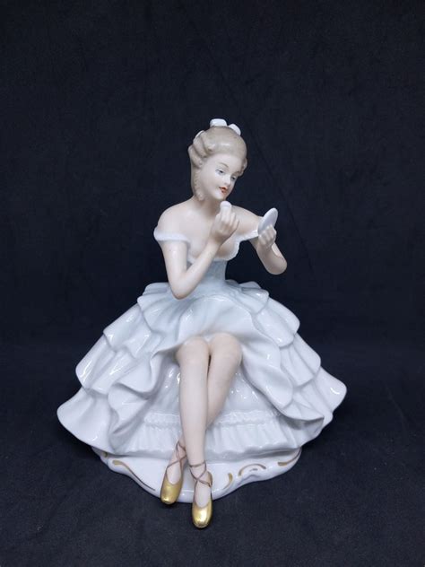 Wallendorf Figurine Sitting Lady Putting On Makeup