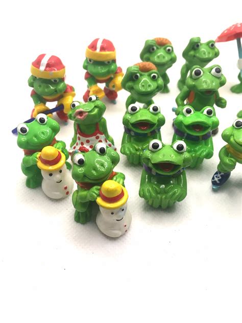 18 Vintage Retro KINDER EGG Surprise Frog Toy Figures - Etsy