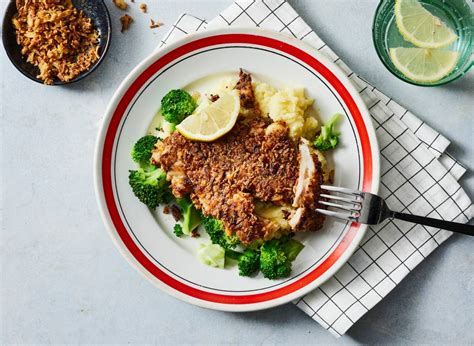 Kip Gepaneerd Met Gebakken Uitjes En Kaas Recept Allerhande Albert