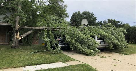 Destructive Derecho A Line Of Storms With 100 Mph Winds Slams Chicago