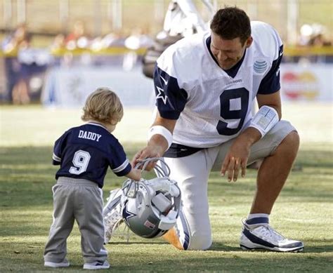 cowboys qb tony romo   son hawkins  cute tony romo dallas