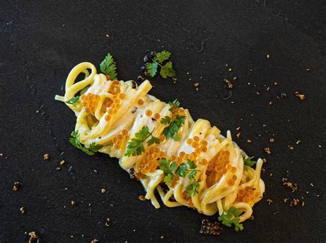 Tagliolini Di Pasta Fresca In Crema Di Fontina Dop Dalpeggio Caviale