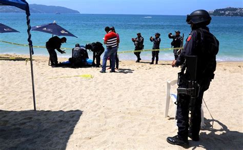 Breves Se Ahoga Mujer En Playa La Gamba El Sur Acapulco Suracapulco