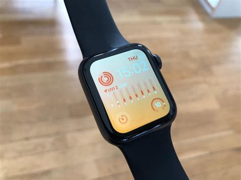 Love the bright colors of the newer faces : r/AppleWatch