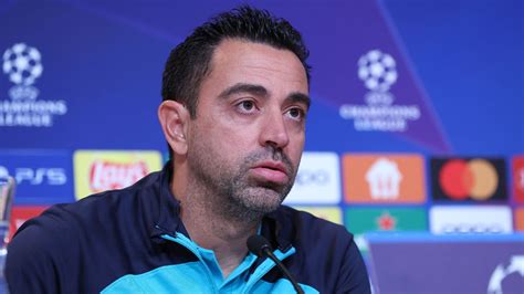 Xavi cree en el milagro en Champions y se rinde ante la afición del Barça