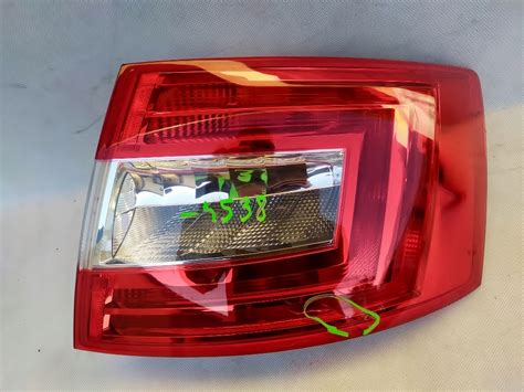 LAMPA LAMPY TYŁ SKODA OCTAVIA III 3 SEDAN PRAWA 123 za 164 zł z