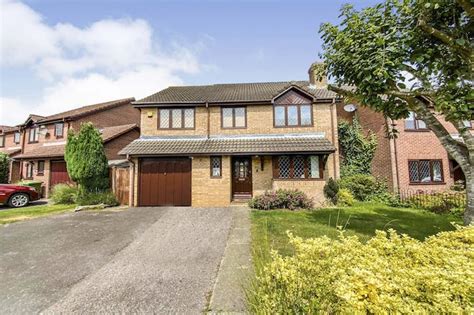 4 Bedroom Detached House For Sale In St Lawrence Close Hedge End