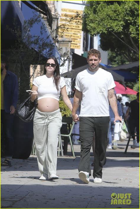 Photo: nick viall fiancee natalie joy shows off bare baby bump lunch ...