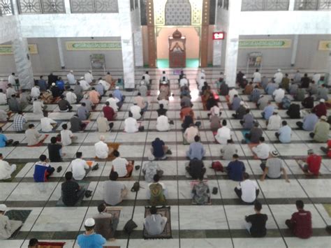 Salat Jumat Perdana Masjid Syiarul Islam Disekat