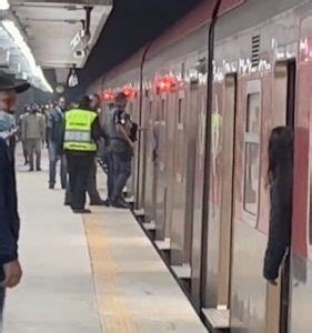 Homem faca causa pânico nos passageiros em trem da CPTM