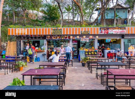 Outdoor Food Court Fotos E Imágenes De Stock Alamy