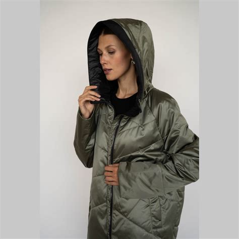 Купить большую женскую куртку средней длины , с капюшоном, цвета хаки ...