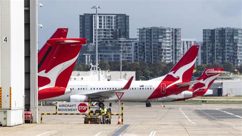 Qantas Records Drop In Flight Delays But Issues Warning For Coming Weeks Daily Telegraph