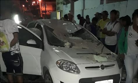 Fachada De Pr Dio Cai Atinge Carro E Deixa Mulher Ferida Em Jacobina