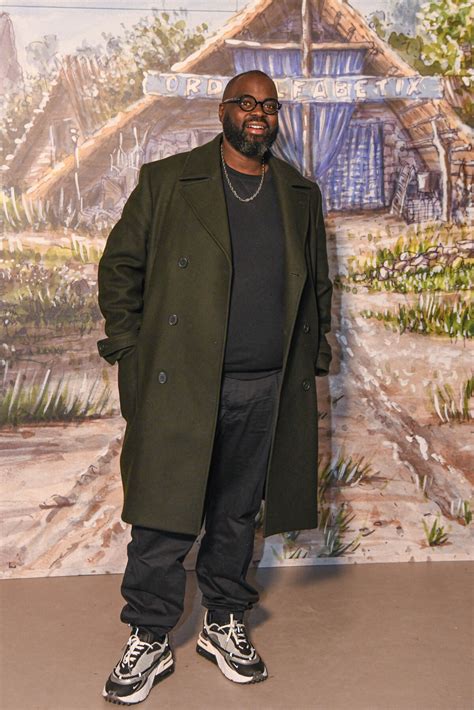 Photo Issa Doumbia à l avant première du film Asterix et Obelix L