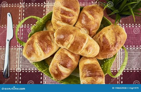 Deliciosos Panecillos De Pan De Leche Reci N Horneados Y Marrones En