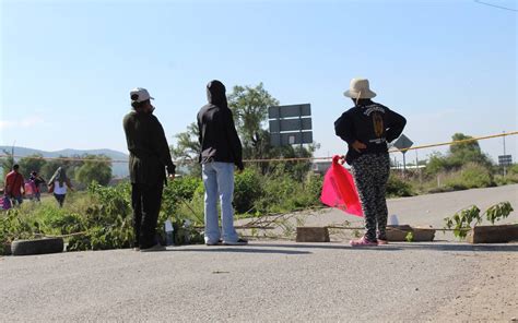 Pobladores De Miahuatl N Liberan Carretera Tras Horas De Bloqueos Por