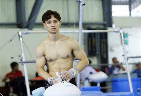 Trầm trồ với thể hình rực lửa của các hot boy TDDC Việt Nam Bongdaplus vn