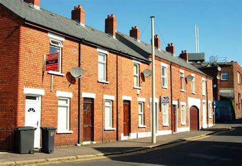 Terrace Houses East Belfast © Albert Bridge Cc By Sa20 Geograph