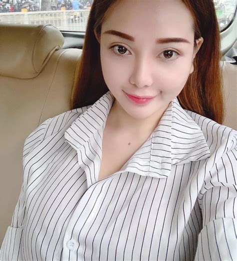 Sau một thời gian im lặng trên mạng xã hội Hot girl siêu vòng 1 Mon 2K lần nữa tái xuất vẫn