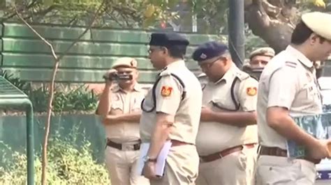 Delhi Police Reach At Rahul Gandhi S Residence Over His Remarks On