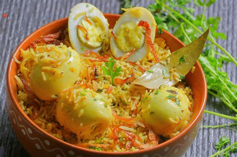 Vismaifood Easy Egg Pulao Recipe How To Make Egg Pulao Recipe