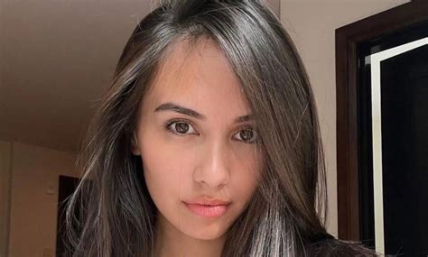 An Influencer Created An Ai Version Of Herself That Can Be Your Girlfriend For 1 A Minute She