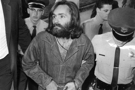 O Homem Mais Perigoso Do Mundo - Quem foi Charles Manson, o homem mais perigoso do mundo?