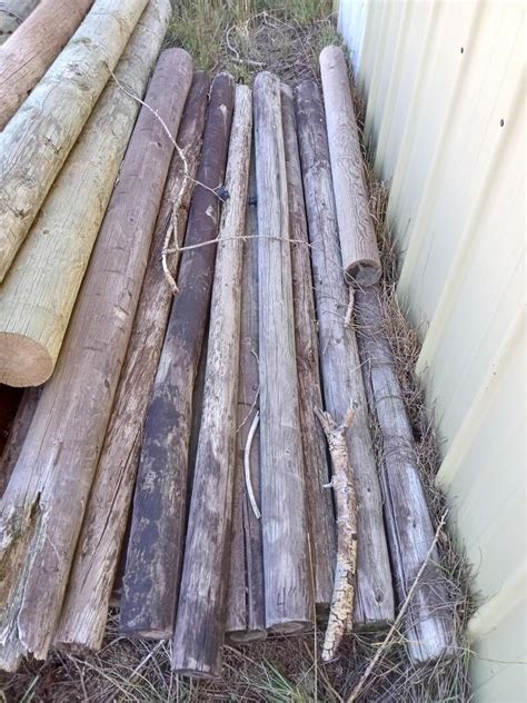 VARIOUS SIZES OF WOODEN POSTS | EstateSales.org