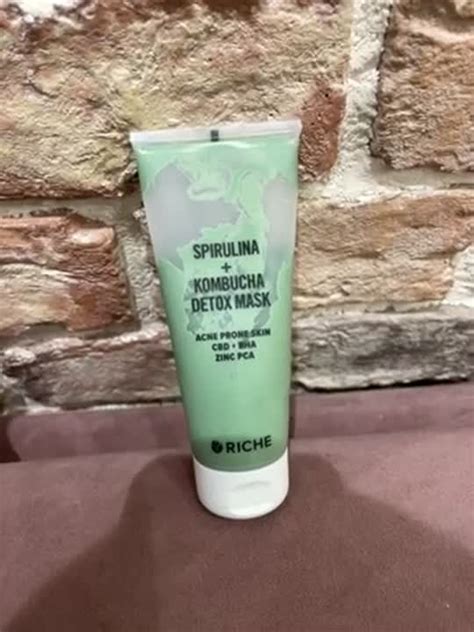 RICHE Глубокоочищающая детокс маска от прыщей и черных точек Шпинат ...