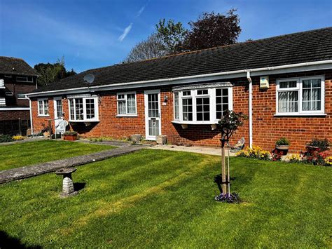 Tanglewood Court Herbert Road New Milton Hampshire Bh25 6bx 2 Bed