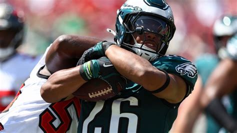 Eagles Pff Grades Best Performers On Offense In Loss To Buccaneers