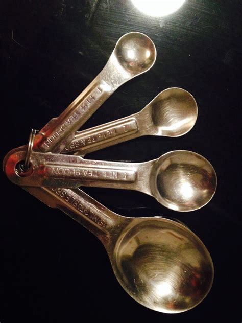 Vintage/Retro Shiny Measuring Spoons Silver by Nobleknickknacks