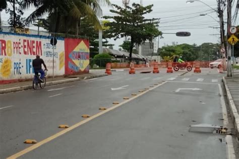 Camaçari Trecho da Rua Delegado Clayton Leão está bloqueado para obras