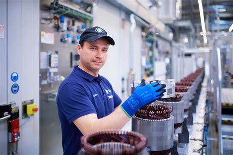 Electric engines will soon power the newest hearses 32