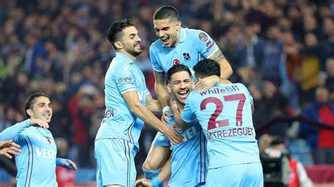 Trabzonspor a yıldız futbolcudan kötü haber Kadrodan çıkarıldı