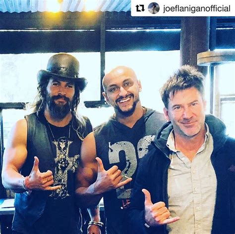 Jason Momoa Joe Flanigan Mada Abdelhamid Celebridad Instagram Hawaiian