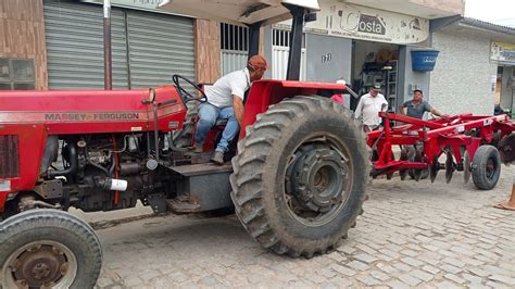 Trator MF 292 veio direto do riachão pb buscar uma grande aradora em