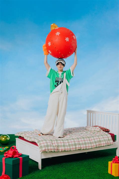 Nct Dreams Chenle Displays His Holiday Spirit In The New Individual